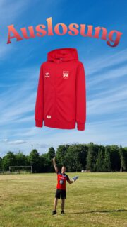 🏆 Gewinnspiel-Auslosung 🏆
Herzlichen Glückwunsch an unsere Gewinnerin des Zip Hoodies mit den eigenen Initialen! 🎉👏
Vielen Dank an alle, die mitgemacht haben. Wir freuen uns schon darauf, euch alle bald wieder bei uns in der Halle begrüßen zu dürfen und gemeinsam die nächste Handball-Action zu erleben! 🤾♂️🔥
Bis zum nächsten Gewinnspiel und natürlich bis zum nächsten Heimspiel! ❤️
#Handball #TeamSpirit #Gewinnspiel #Heimspiel #Vereinsliebe